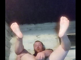 Русский мент любил бухать прямо на рабочем месте.Поэтому в наказание его трахнули в задницу бутылкой водки))