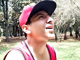 Entrenado como puta en el parque con morbo en español